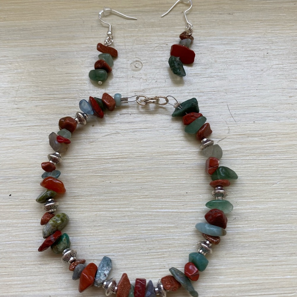❤️ 5 for $20 ❤️ Handmade Natural Chip Stone Beaded Bracelet and Earring set